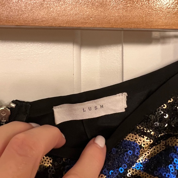 Lush Sequined Mini Skirt - Picture 2 of 3